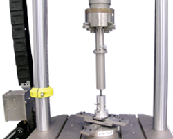 8870 Servohydraulic Test System Applies Fatigue Loading on a Femoral Nail