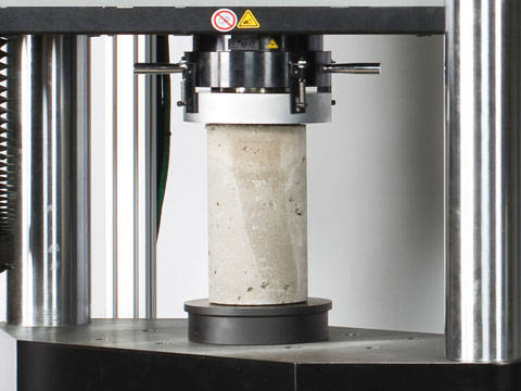 ASTM C39