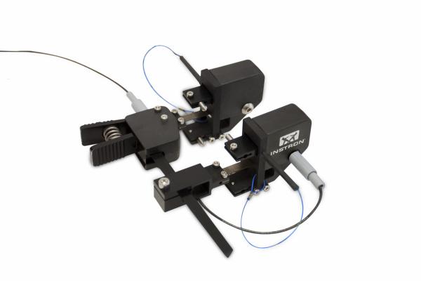 Averaging axial clip-on extensometer